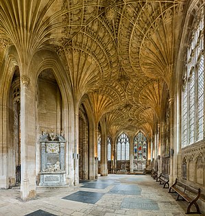 Abóbada de cruzaria em forma de leque na Catedral de Peterborough (1496-1508)