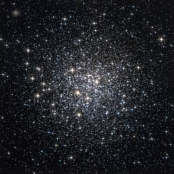 M 72; Тэлескоп Хабл / STScI / WikiSky