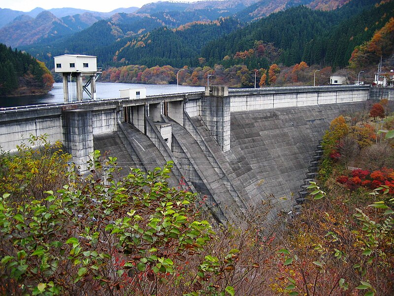 File:Kirizumi Dam.jpg