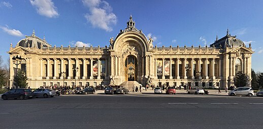 Petit Palais, Paris, an example of Beaux Arts architecture, with Ionic columns very similar to those of the reign of Louis XIV, by Charles Giraud, 1900[179]