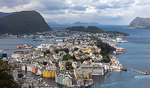 Vista de Ålesund desde Aksla, Noruega, 2019-09-01, DD 16