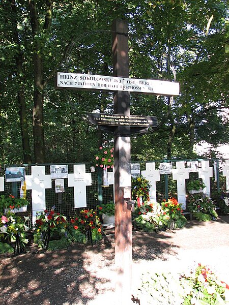 File:Berlin Wall Memorial.jpg