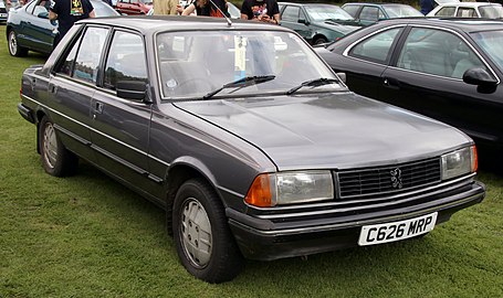 Peugeot 305