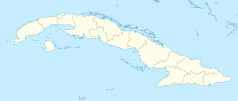 Mapa konturowa Kuby, na dole po prawej znajduje się punkt z opisem „U.S. Naval Station, Guantanamo Bay, Cuba”