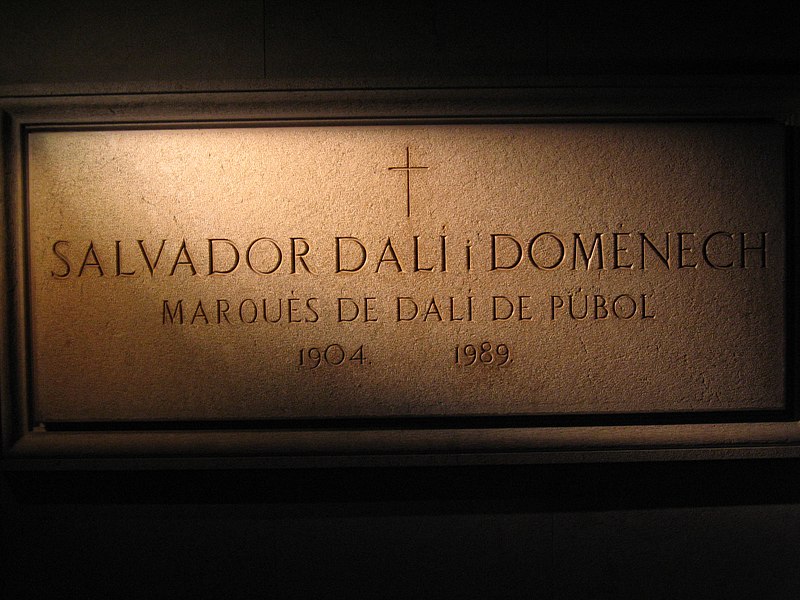 File:Dali grave.JPG