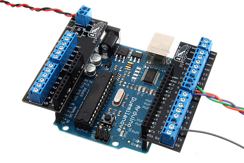 File:Wingshield on Arduino - ARSH-05-WI.jpg