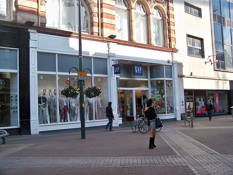 File:Gap, Briggate, Leeds (11th April 2011).jpg