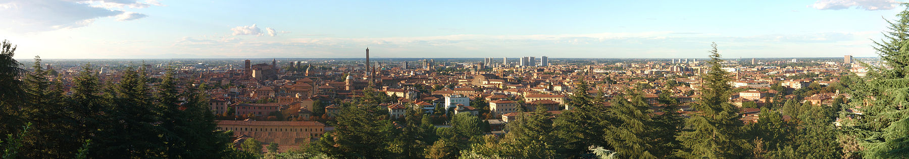 Panoramatická fotografia mesta Bologna
