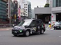 ジャパンタクシーはチェッカーキャブ無線協同組合の市松帯を追加 （日興タクシー）