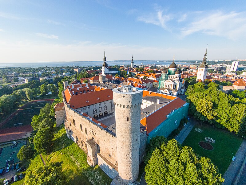 File:Toompea Castle.jpg