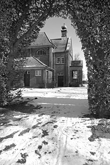 Ehrenfriedhof kapelle.jpg