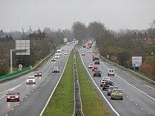 Vue en plongée de la voie express D137.