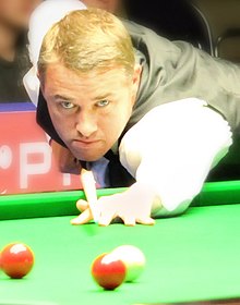 Stephen Hendry playing snooker