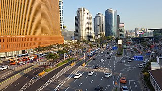 Seoul station and former Daewoo Group headquarters building