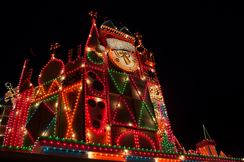 File:"it's a small world" holiday (35531606981).jpg