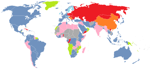 Carte du monde montrant par un code couleur les alliances au début des années 1970