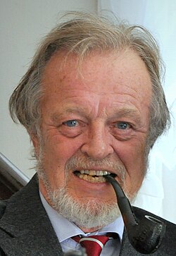 Bernard Cornwell.jpg