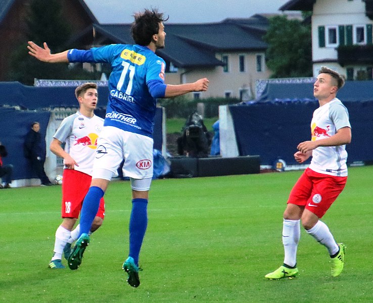 File:FC Liefering gegen Blau Weiß Linz (22. September 2017) 24.jpg