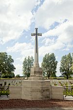 Le cimetière de la rue du Bois.