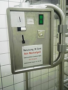 Herrentoilette Stuttgart HBF: Beispielhafter Zugangsautomat …