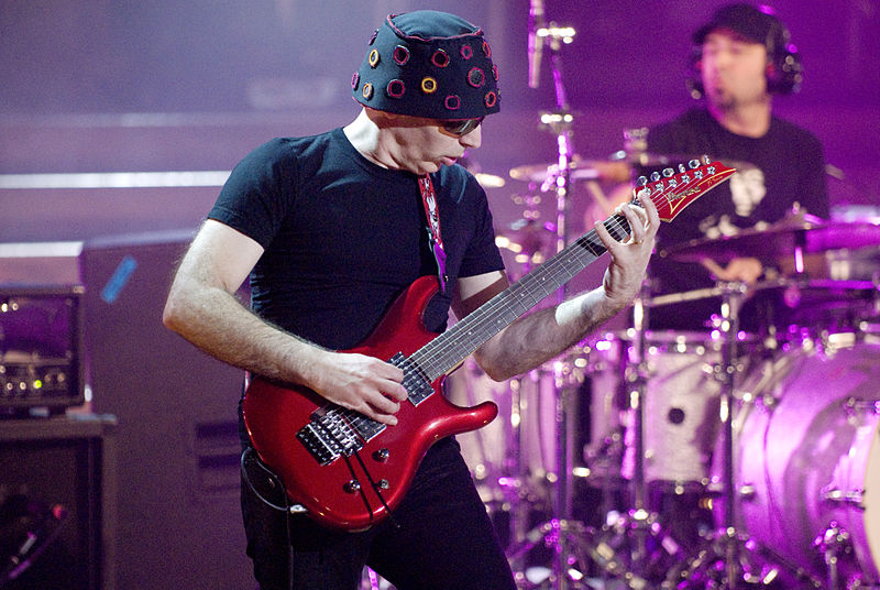 File:Joe Satriani 2008.05.06 010.jpg