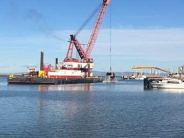 Valhalla dredging for the port