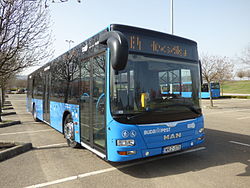 64-es busz műszaki pihenőn a solymári Auchan parkolójában