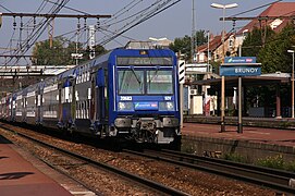 Une rame Z 20500 au départ en direction de Melun.