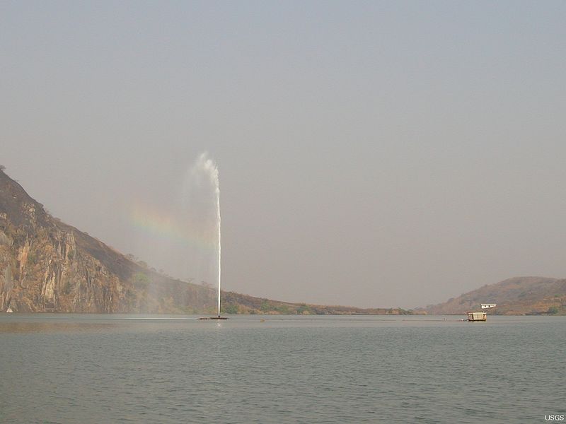 File:Lake nyos co2 vent.jpg