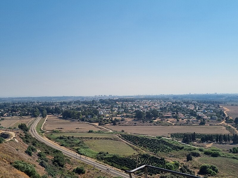 File:View of Binyamina as seen from Moran Vardi Viewpoint - October 2022.jpg