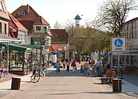 Blick aus Richtung Strand in die Fußgängerzone der Zedeliusstraße