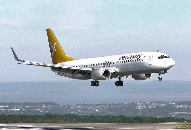 File:Pegasusairlines.b737-800.tc-aap.bristol.arp.jpg