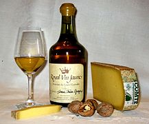 Vin jaune, noix et comté