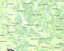 Carte élémentaire montrant les limites de la commune, les communes voisines, les zones de végétation et les routes