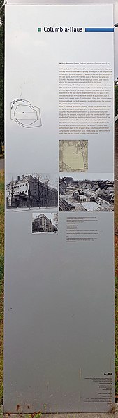 File:Gedenktafel Tempelhofer Feld (Temph) Geschichtspfad Tempelhofer Feld-Columbia Haus4.jpg