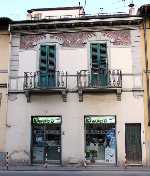 File:Viale giannotti 5-7, palazzina con decori liberty 01.JPG