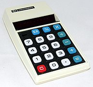 Vintage Commodore Model 886D Electronic Pocket Calculator, Made In USA, LED Display, Circa 1974 - 1975 (15956114737).jpg