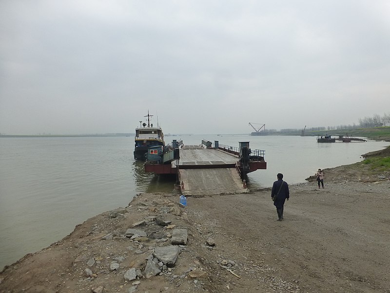 File:Yangtze - Panjiawan-Yanwo ferry - P1540294.JPG