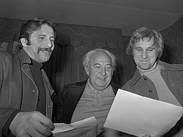 Chaim Topol, Lex Goudsmit en Norman Jewison bezoeken de film Fiddler on the Roof (1971)