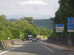 Descente vers Riom avec voie de détresse sur 1 100 mètres.