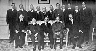 Inquiry members at the Paris Peace Conference 1919.jpg