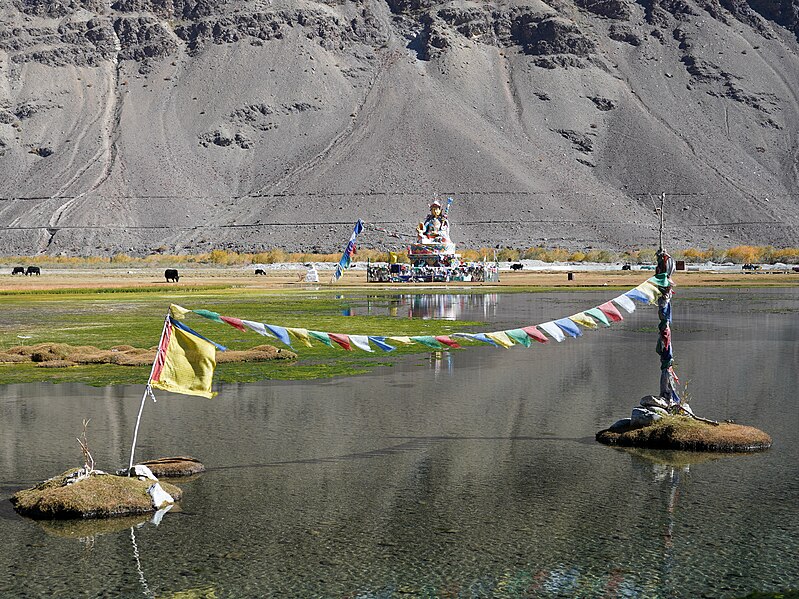 File:Prayer Flags Buddha Sani Lake Zanskar Oct22 A7C 04251.jpg