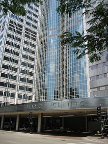 Mayo Clinic Rochester Gonda w trees 3890p.jpg