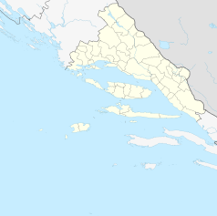 Mapa konturowa żupanii splicko-dalmatyńskiej, blisko centrum u góry znajduje się punkt z opisem „Uniwersytet w Splicie”