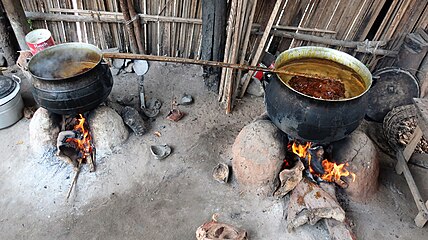 Cooking of palm oil.