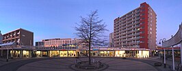 Winkelcentrum Julianabaan, met zicht op het Koningin Julianaplein