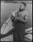 Portrait of Joe Louis, Greenwood Lake, N.Y. LCCN2004663212.jpg