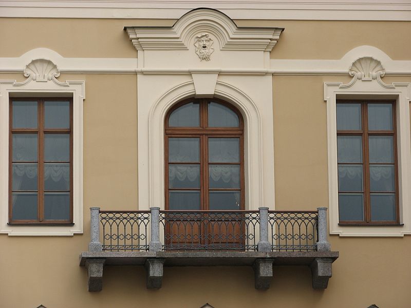 File:Constantine Palace (2008-08-29), exterior, IMG05.jpg