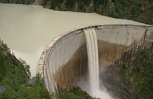 Stausee Gibidum bei Hochwasser