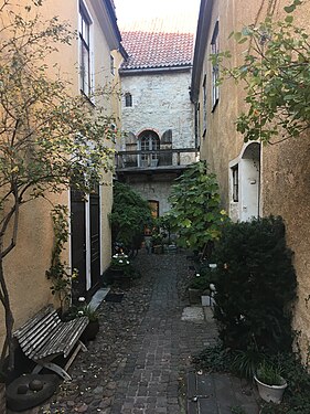 Alley with balcony in Visby